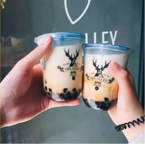 <b>鹿角巷加盟，如何运营好鹿角巷奶茶店</b>